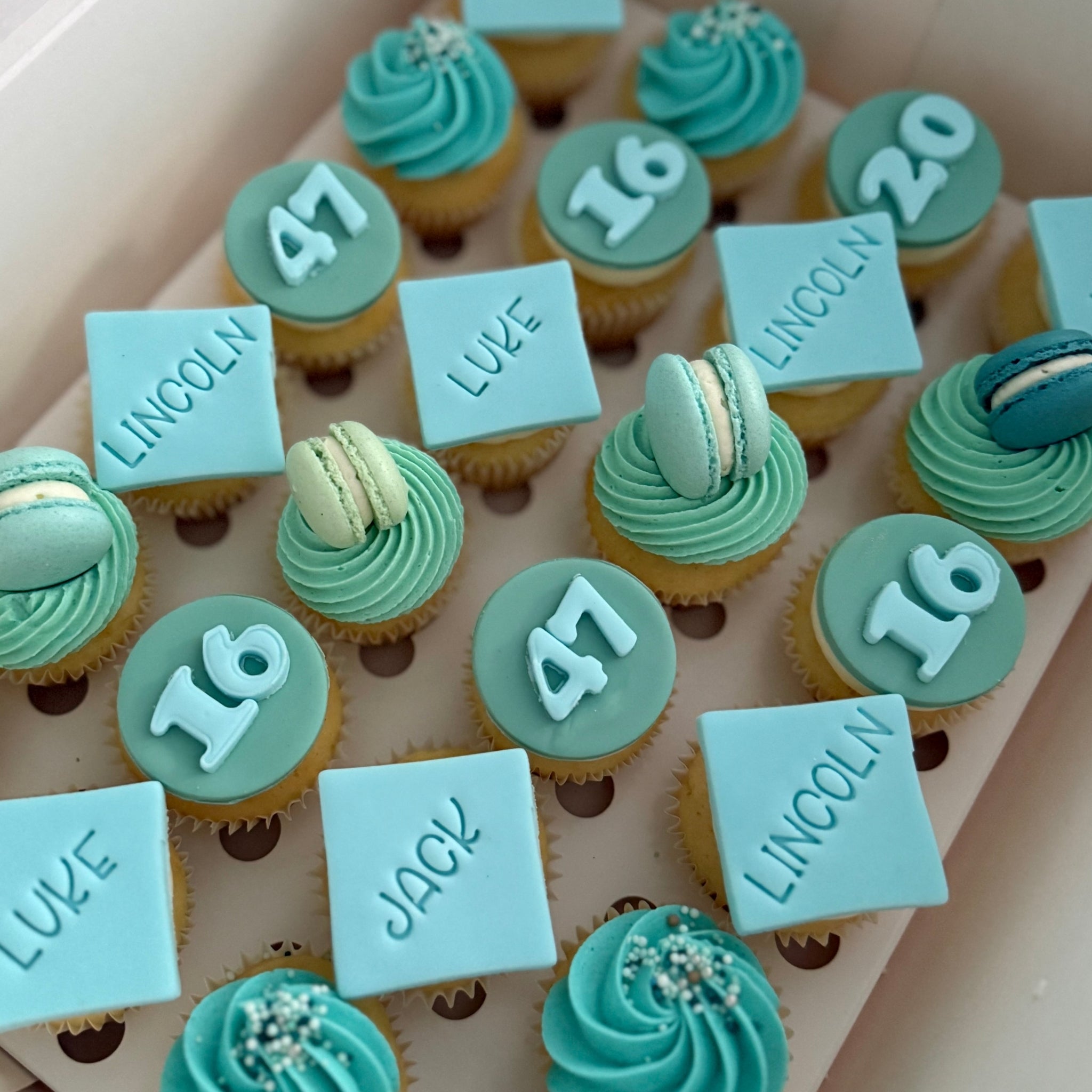 BB Signature Cupcakes - Mini