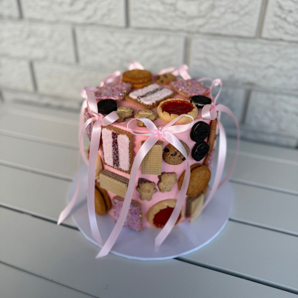 Itty Bitty Bickie Cake