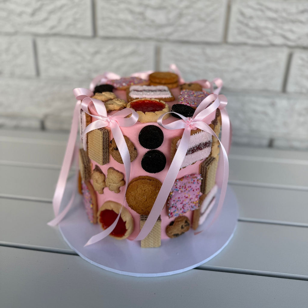 Itty Bitty Bickie Cake
